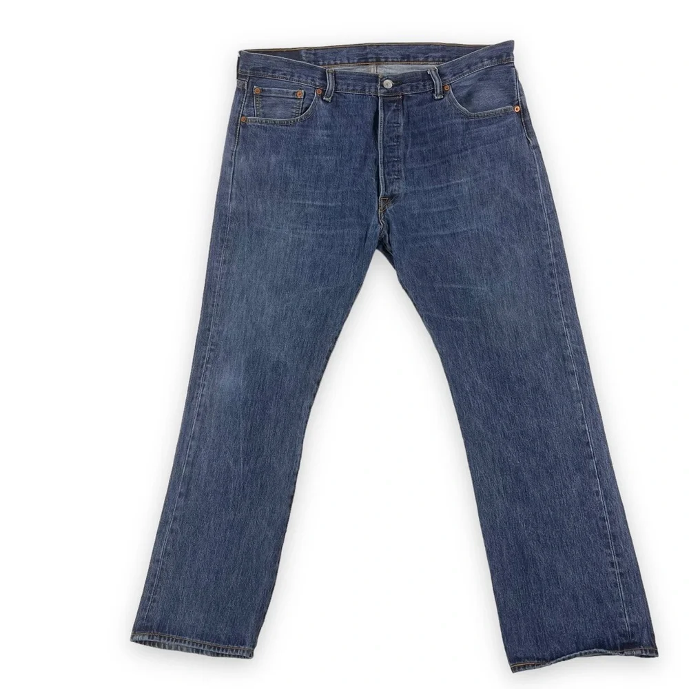 Levi’s 501 Mens Jeans Straight Leg Buttonfly Blue 6 Button size 40 10337